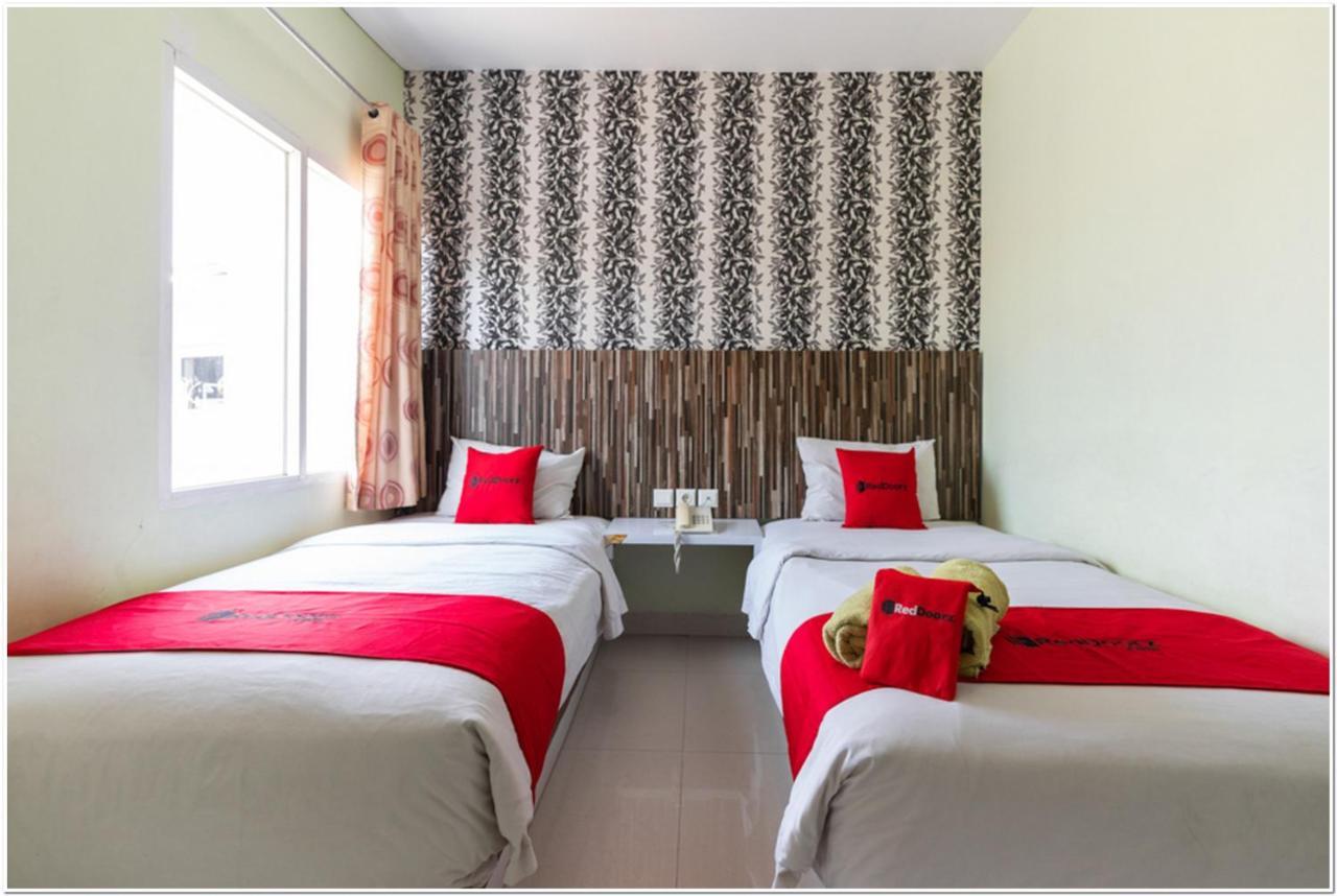 RedDoorz Plus @ Hertasning Area Makassar Exterior foto