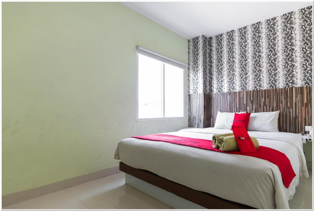 RedDoorz Plus @ Hertasning Area Makassar Exterior foto